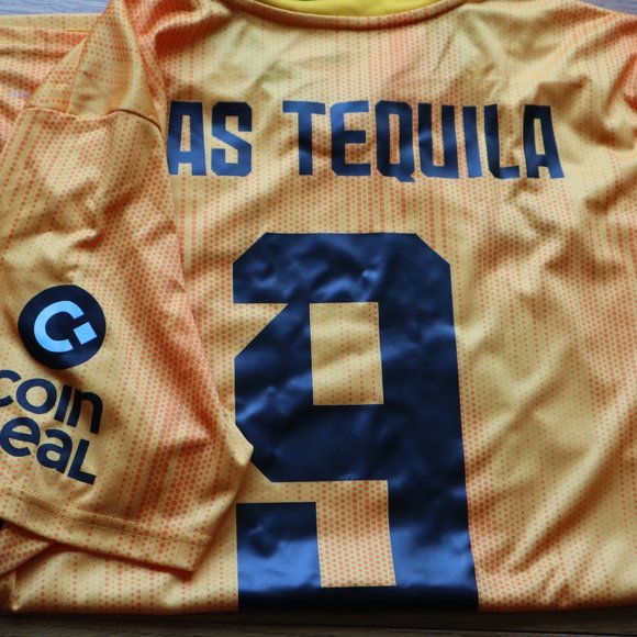 EPL Wolverhampton Wanderers Wolves Football Soccer Jersey Shirt Men's Large - Picture 2 of 2